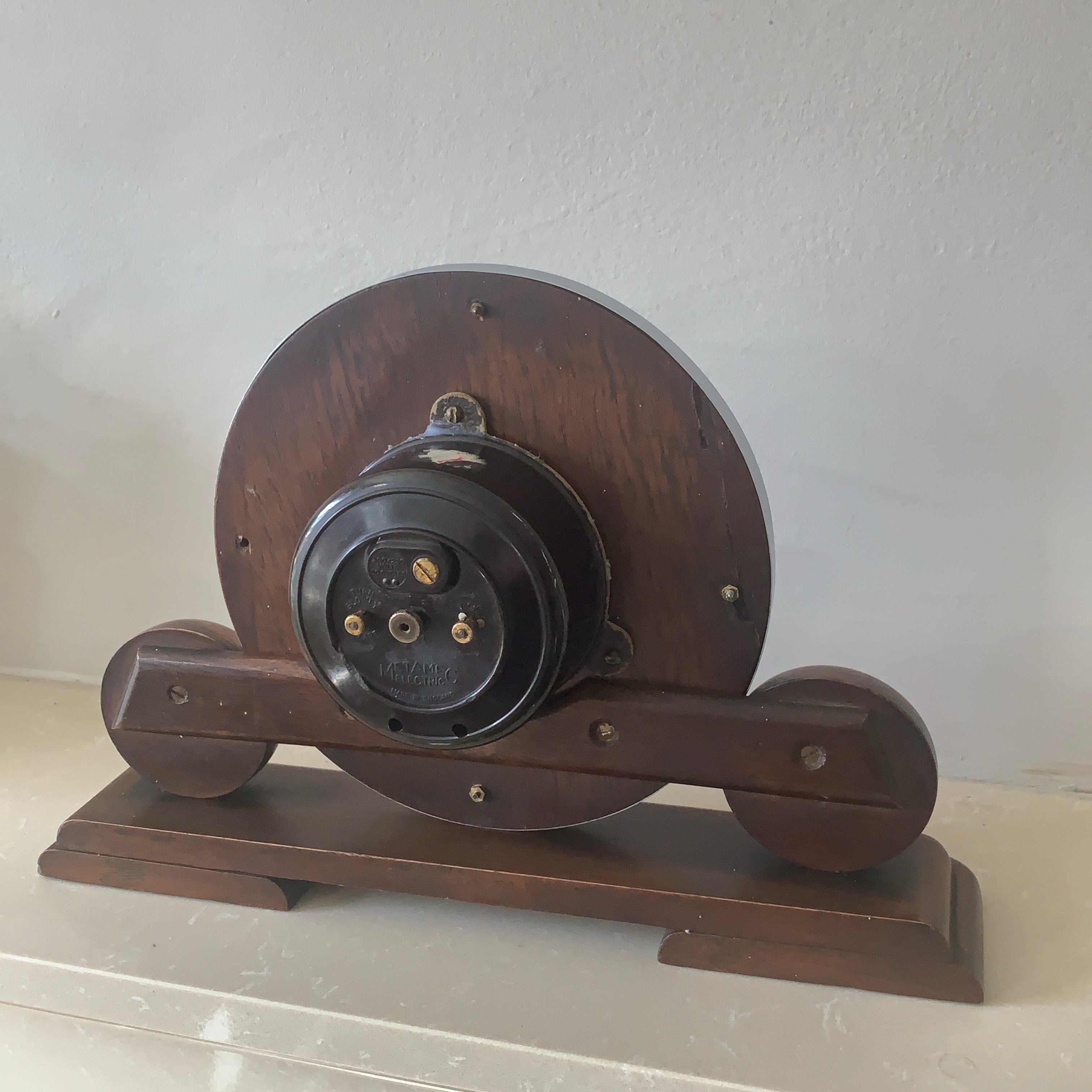 1940s Metamec Art Deco Mantel Clock – Vintage Wooden Shelf Clock, Quartz Movement