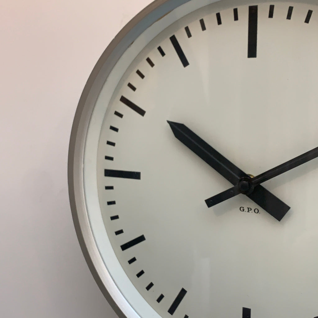 Gent of Leicester GPO Wall Clock 1970 Vintage Industrial 12 Inch Quartz