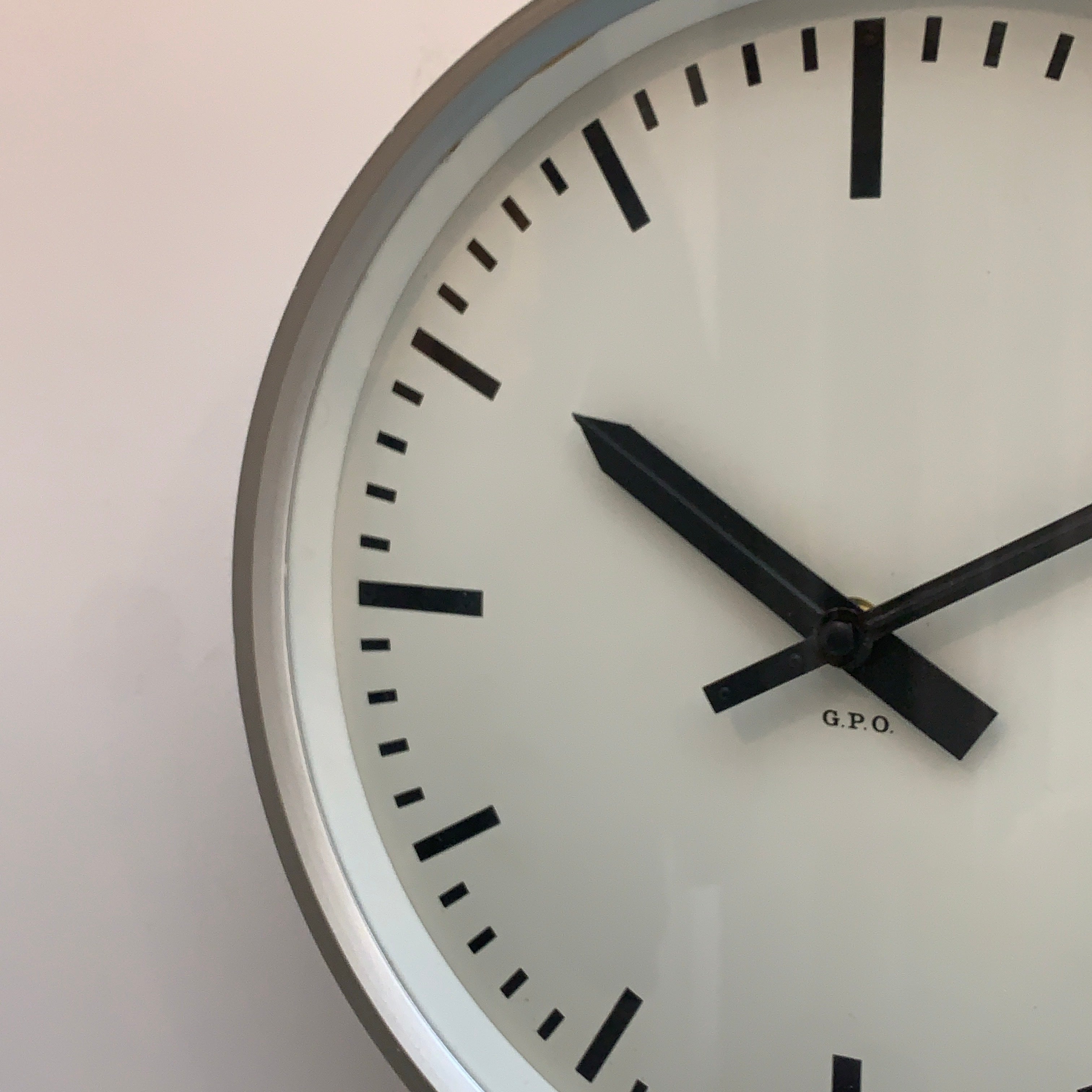 Gent of Leicester GPO Wall Clock 1970 Vintage Industrial 12 Inch Quartz