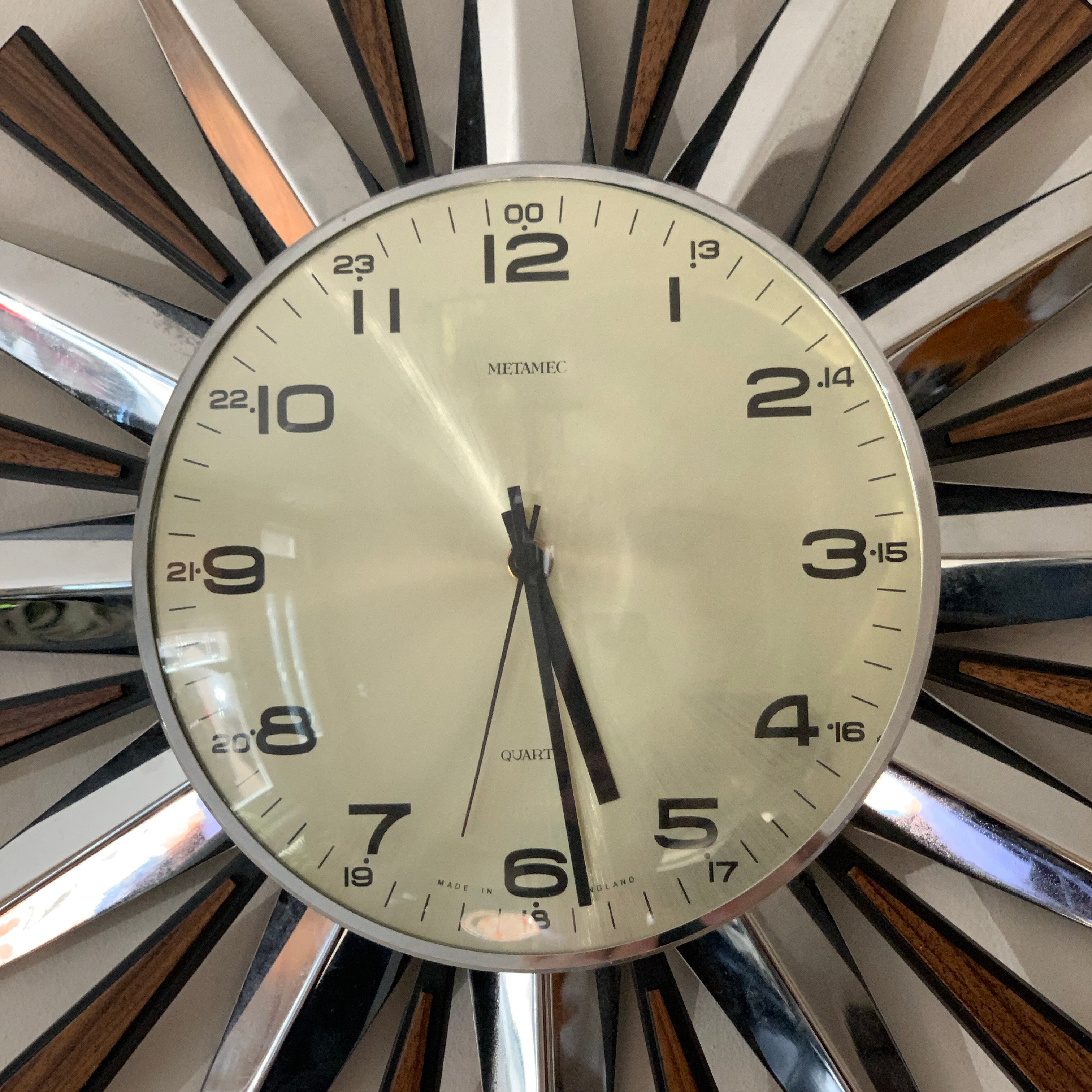 Metamec 5629 Starburst Wall Clock — Chrome & Teak, 24-Hour Dial, Original Movement, 1975–1979