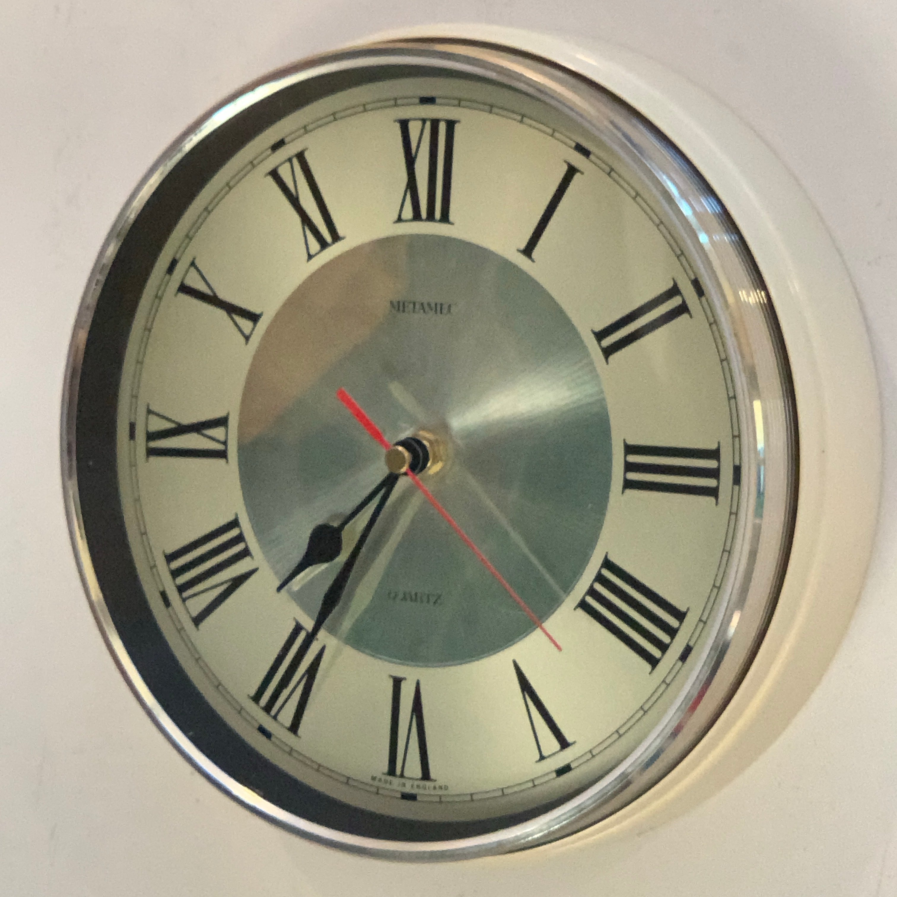 Vintage Metamec Wall Clock — Roman Numerals, Champagne Dial, Chrome Bezel, Cream Case, 1970s