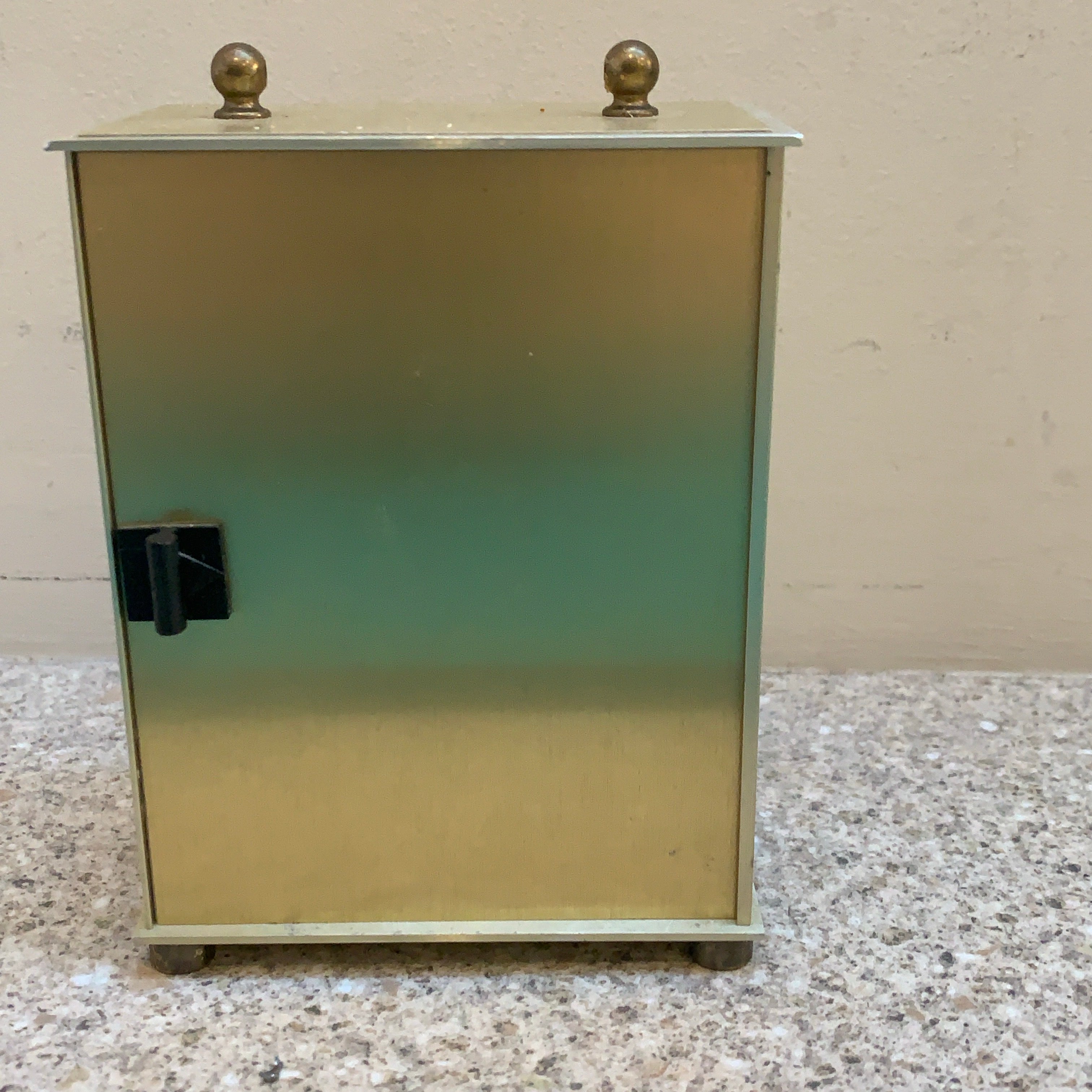 Vintage Junghans Quartz Desk Clock — Brushed Brass Case, Roman Numerals, West Germany