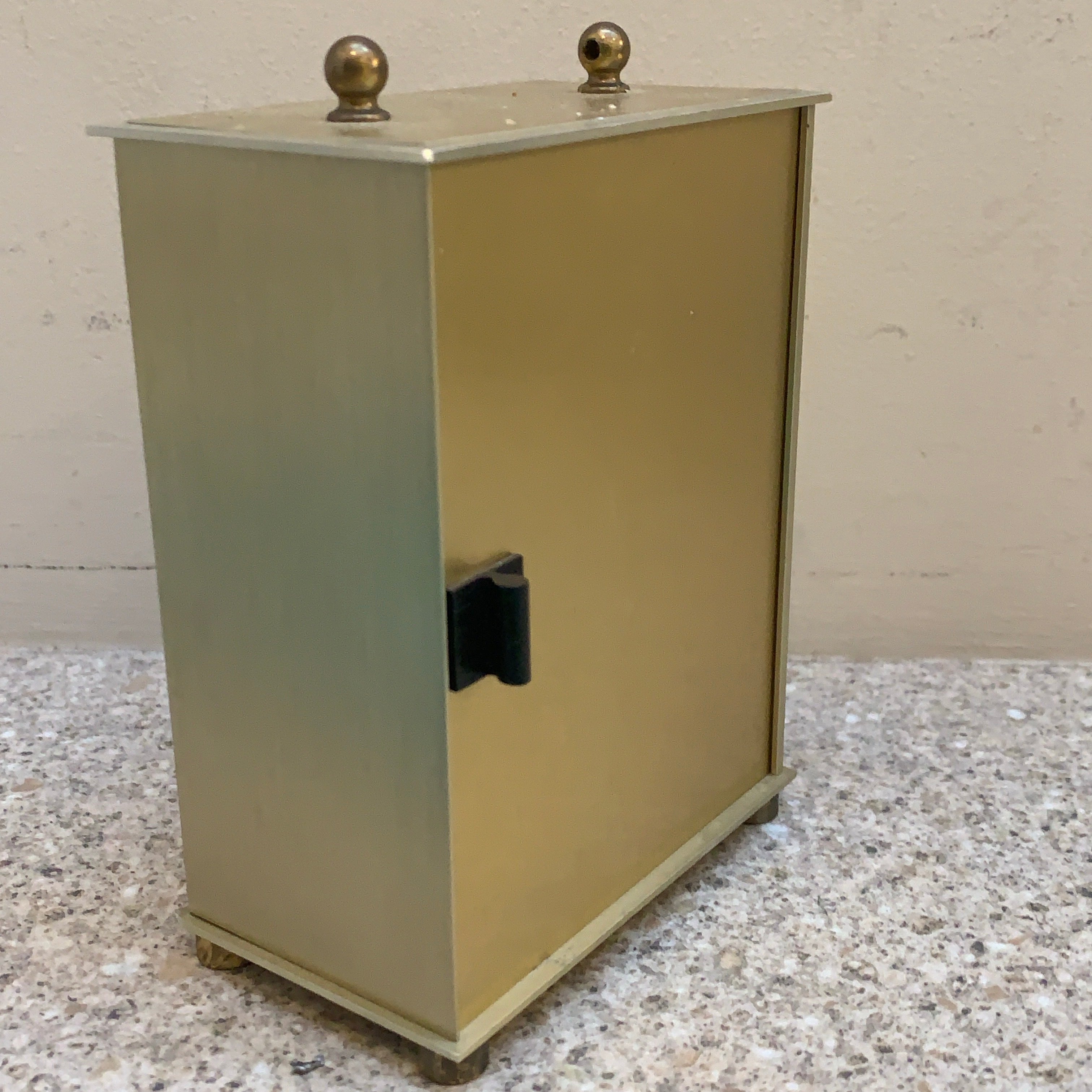 Vintage Junghans Quartz Desk Clock — Brushed Brass Case, Roman Numerals, West Germany