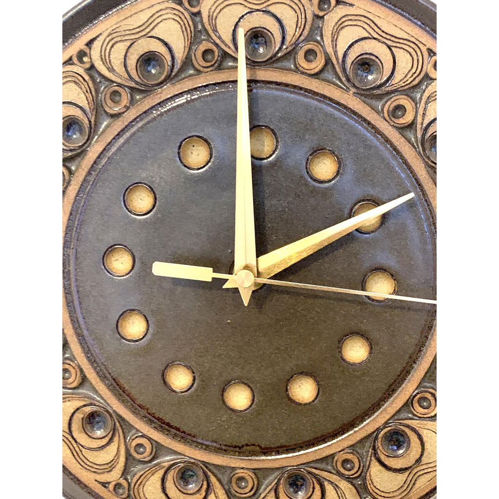 Jersey Pottery Wall Clock – 1970s Channel Islands Sgraffito Brown Ceramic Plate 10 Inch Quartz