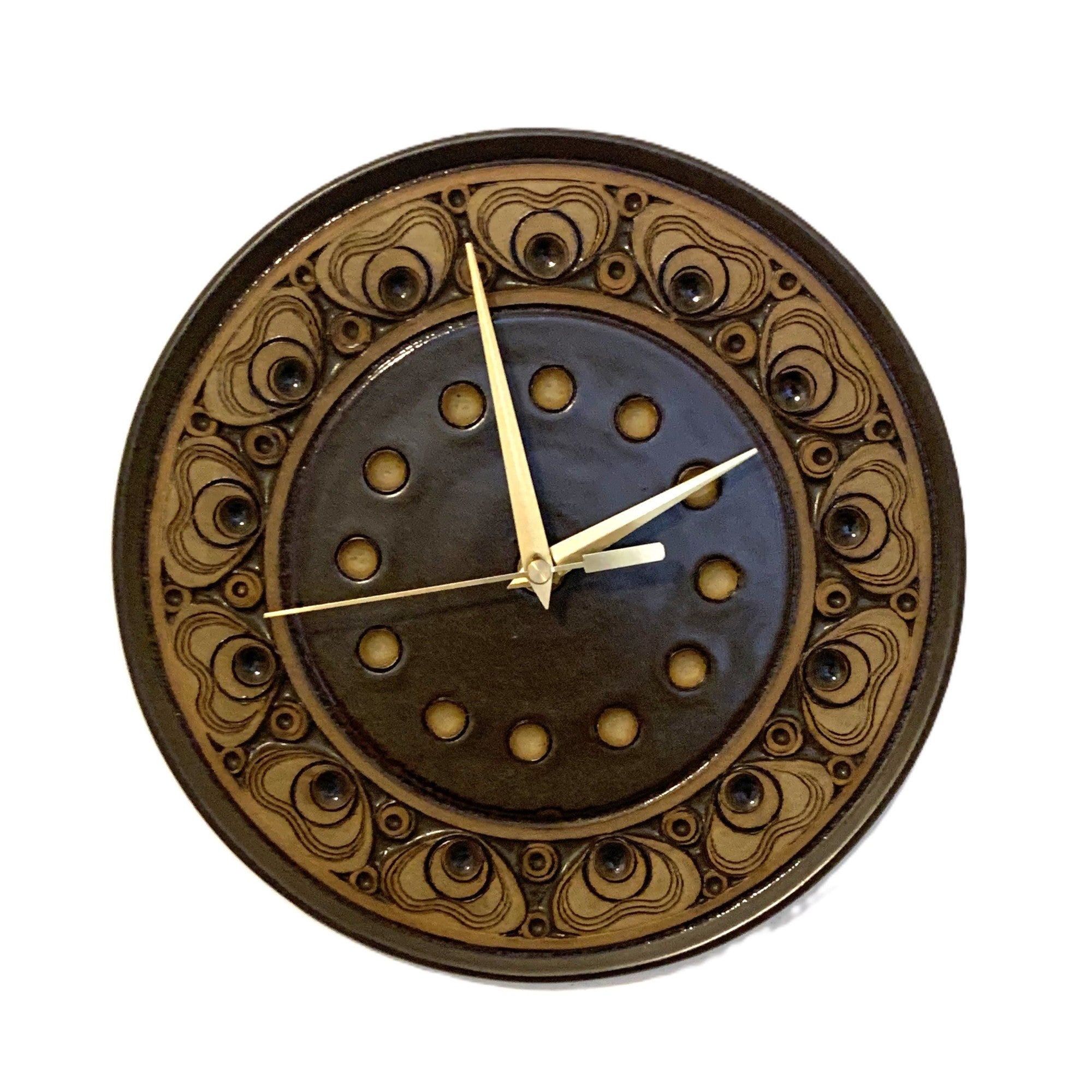 Jersey Pottery Wall Clock – 1970s Channel Islands Sgraffito Brown Ceramic Plate 10 Inch Quartz