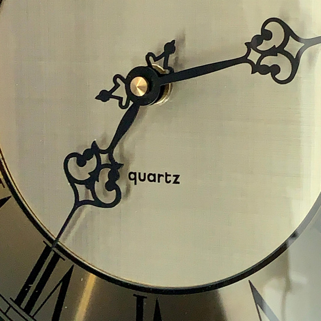 Junghans Wall Clock, Red Oak Case, Roman Numerals, German Quartz, 1970s–1980s, 11.25 Inch