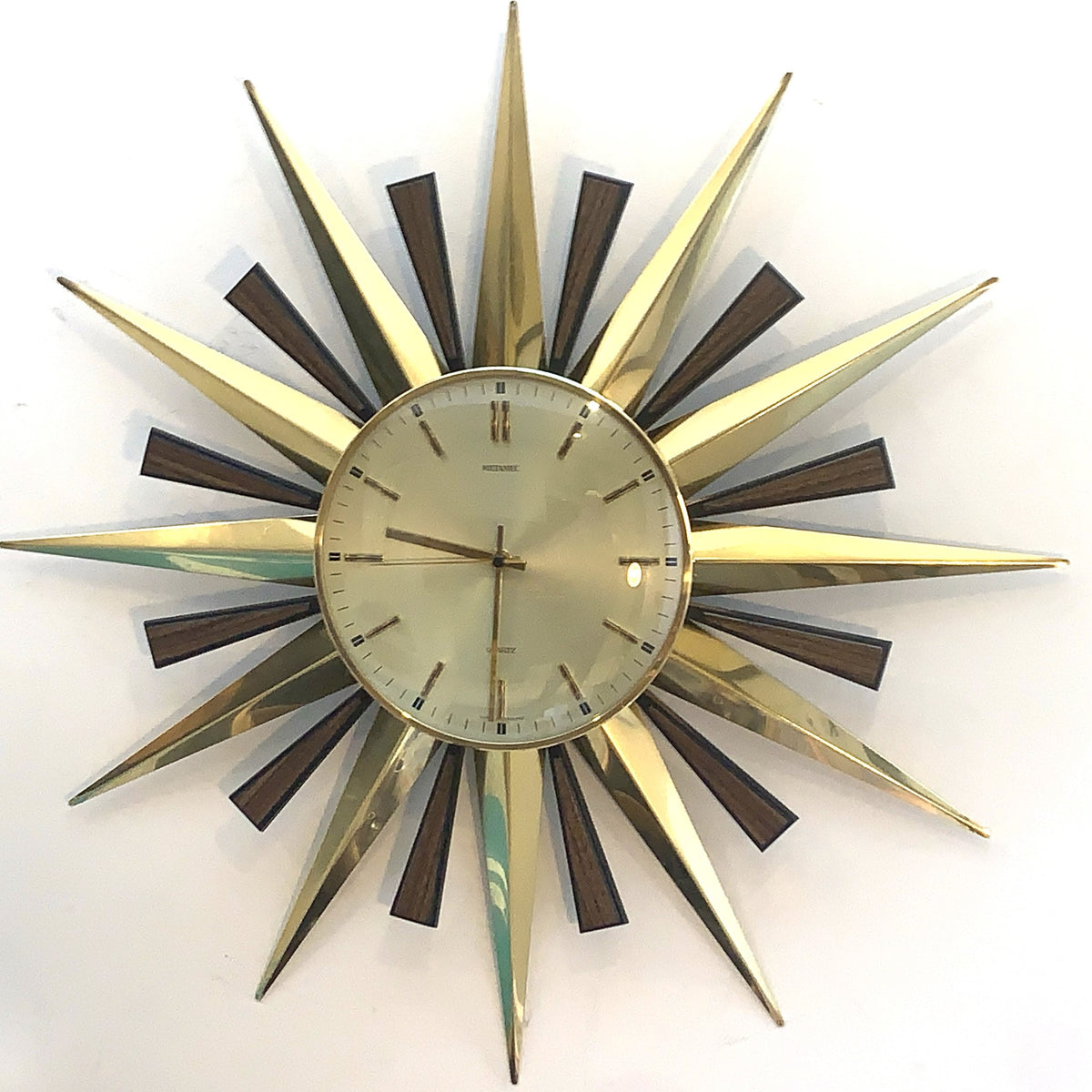 Metamec 4647 Sunburst Wall Clock — Champagne Dial, Gold & Black, 1980s Brass