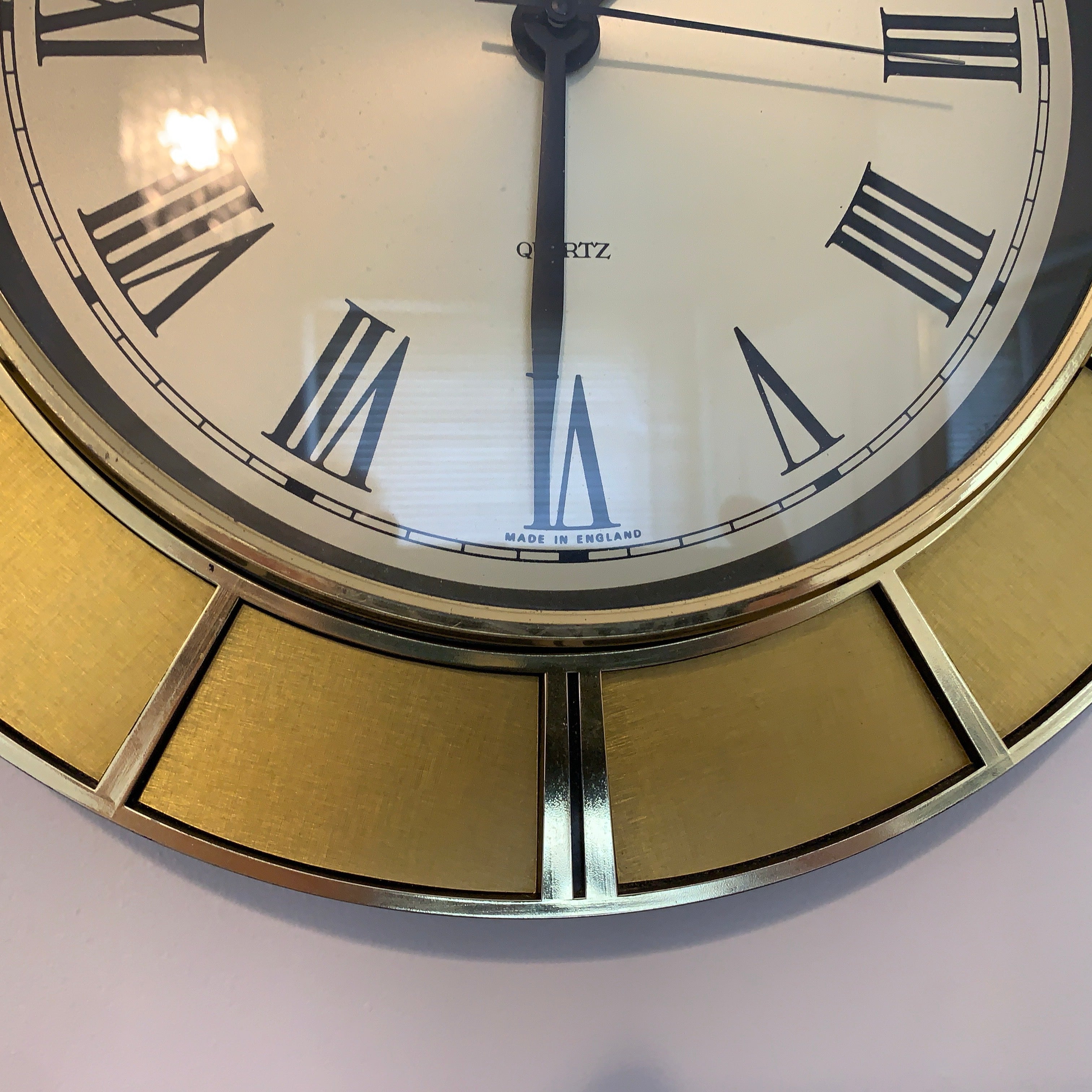 Metamec Model 4632 Wall Clock – 1979 Gold Tone Segmented Ring Roman Numeral 12 Inch Made in England