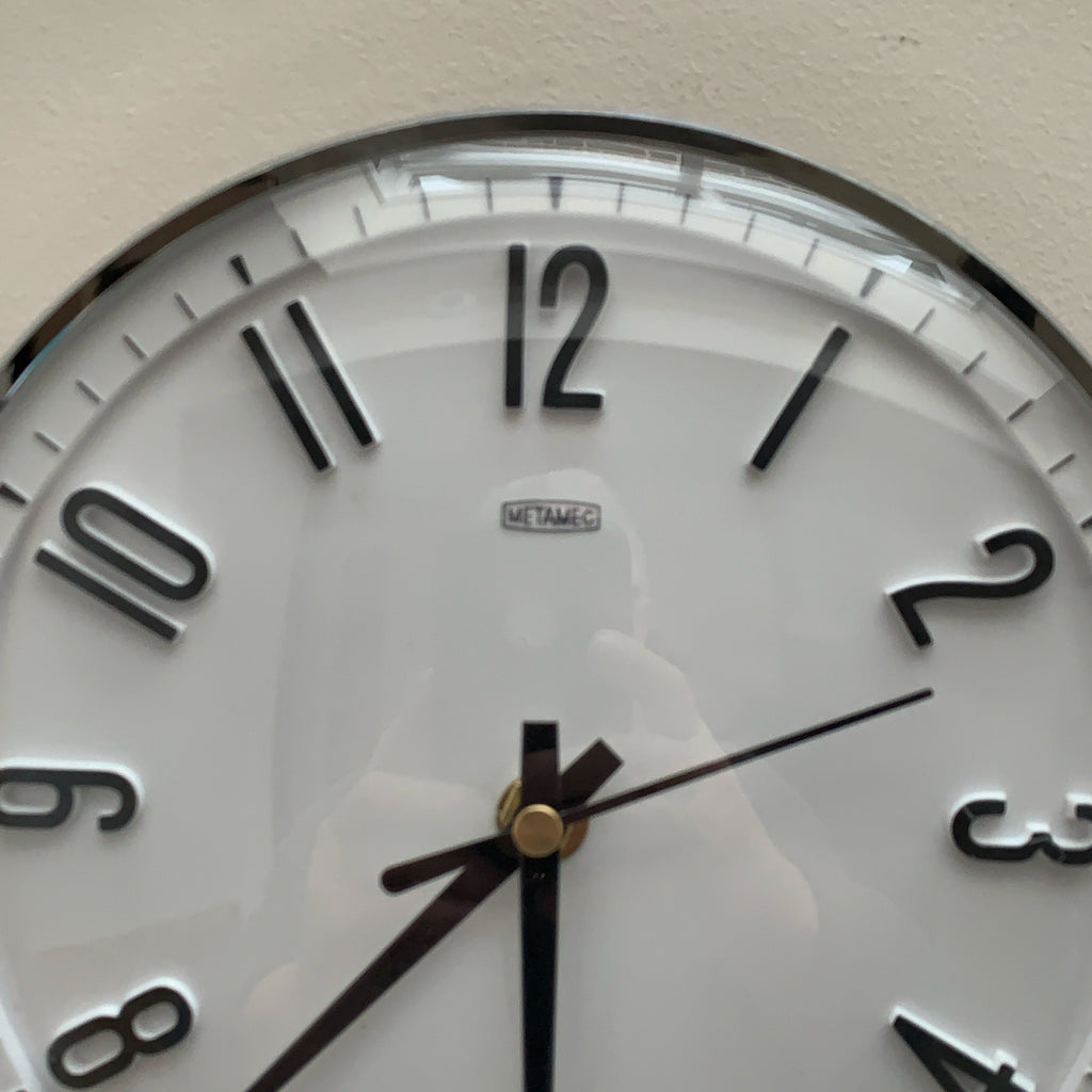 Metamec Model 5868 Wall Clock – 1960s White Chrome Bezel Arabic Numeral All Black Hands 8 Inch