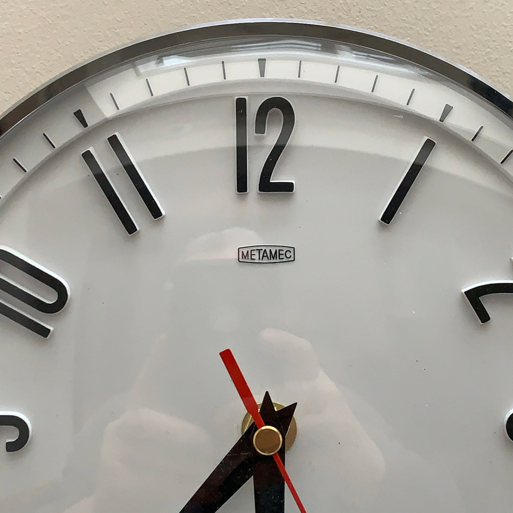 Metamec Model 5868 Wall Clock – 1960s White Chrome Bezel Arabic Numeral New Quartz 8 Inch England