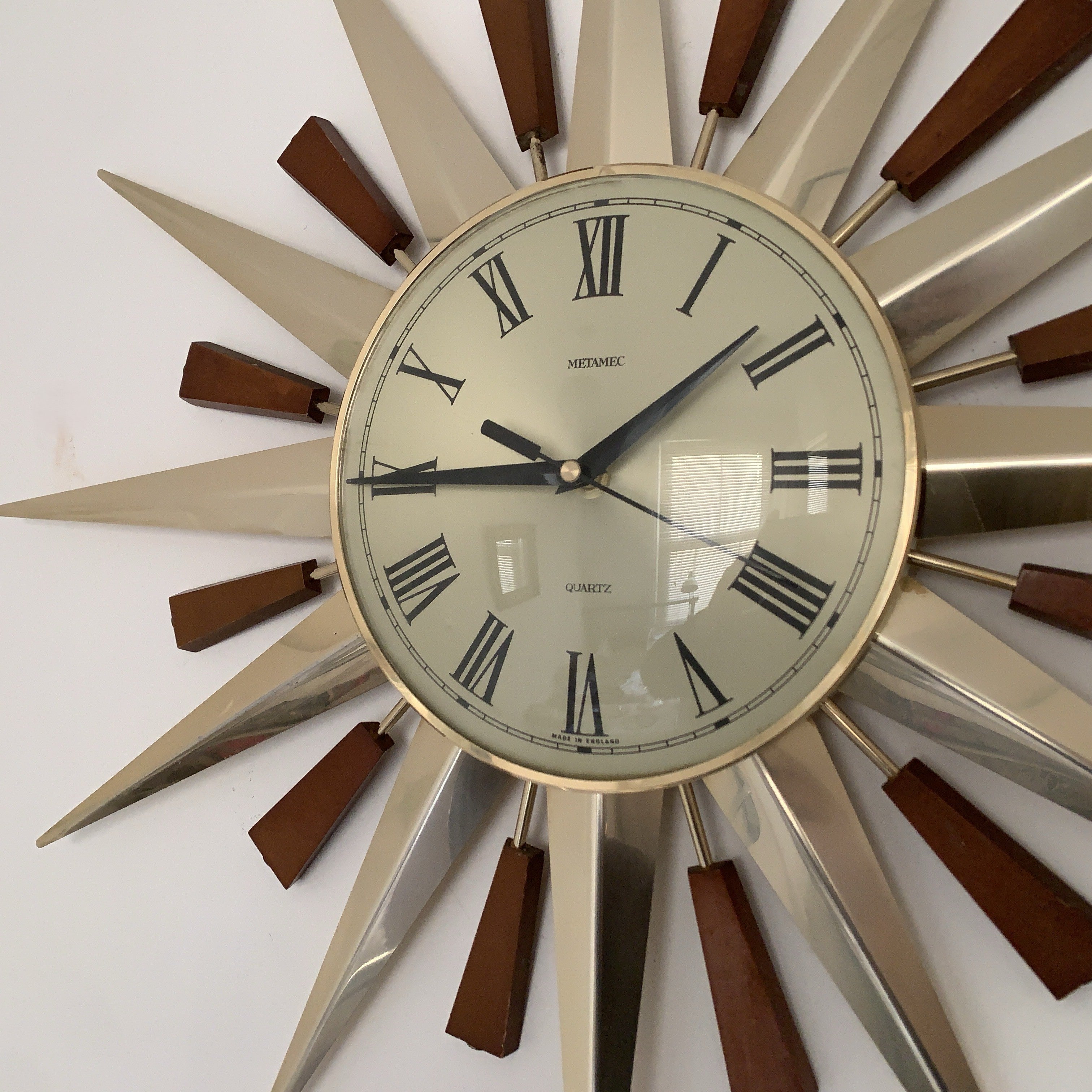 Metamec Model 5892 Starburst Wall Clock – 1960s Brass Edition Teak Brass Roman Numeral Quartz