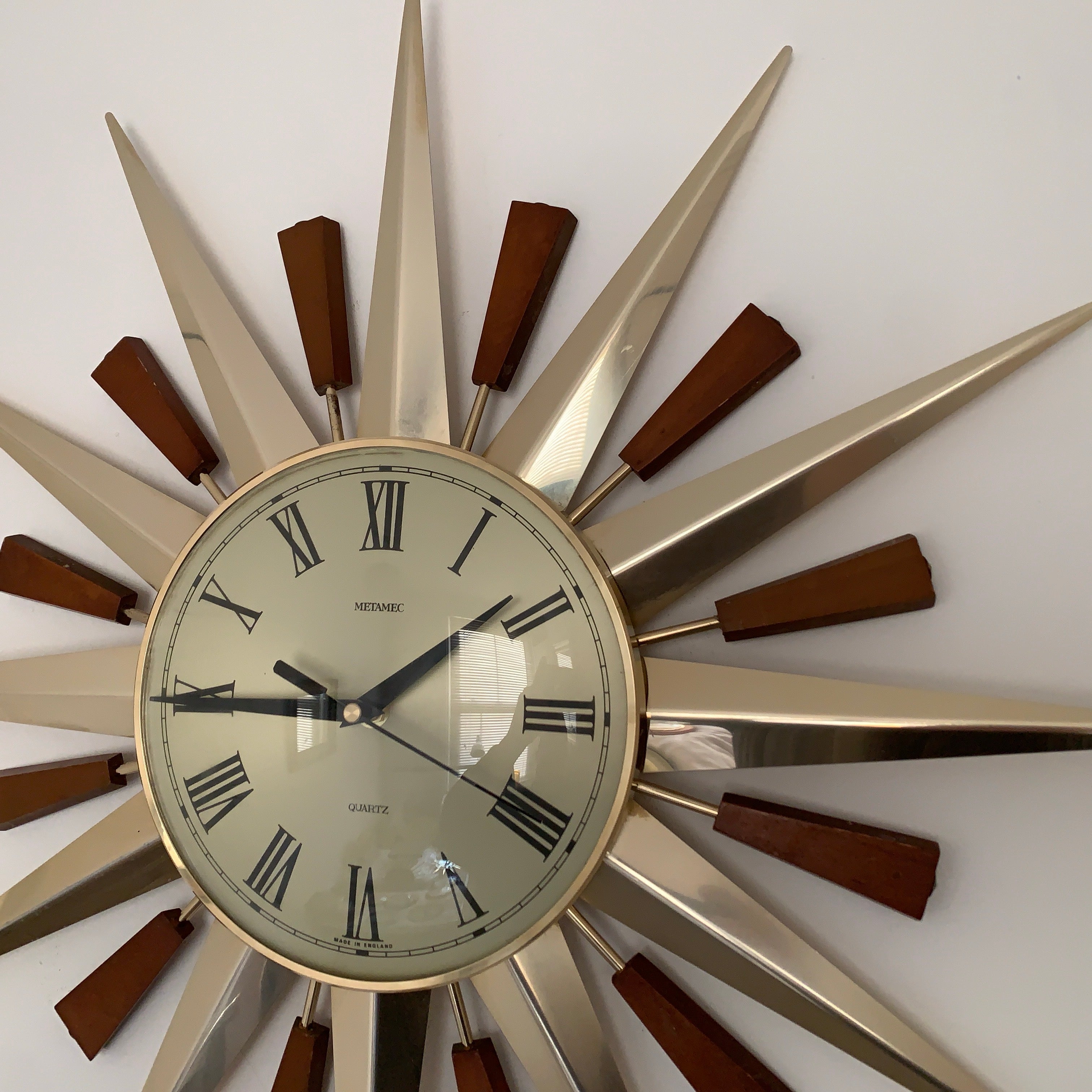 Metamec Model 5892 Starburst Wall Clock – 1960s Brass Edition Teak Brass Roman Numeral Quartz