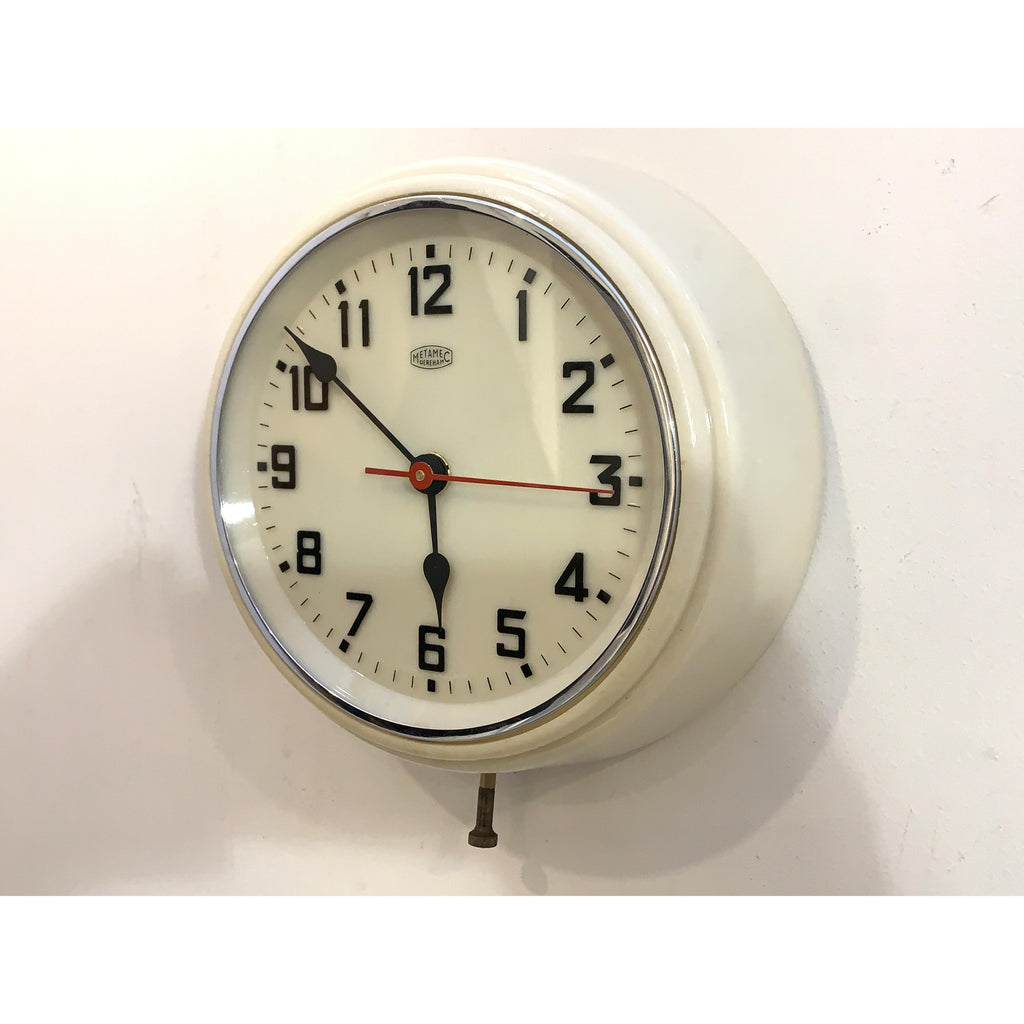 Metamec Model 747 Wall Clock Vintage 1950s Cream Bakelite Flat Glass