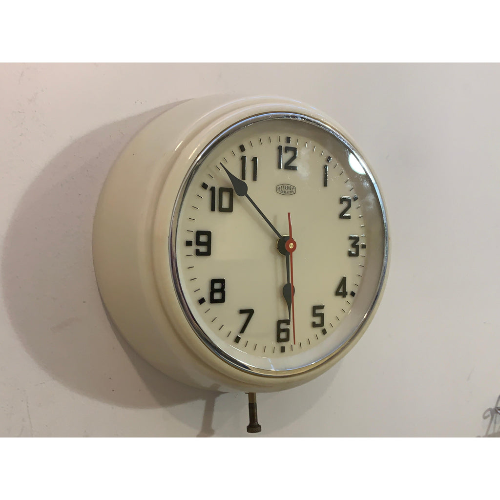 Metamec Model 747 Wall Clock Vintage 1950s Cream Bakelite Flat Glass