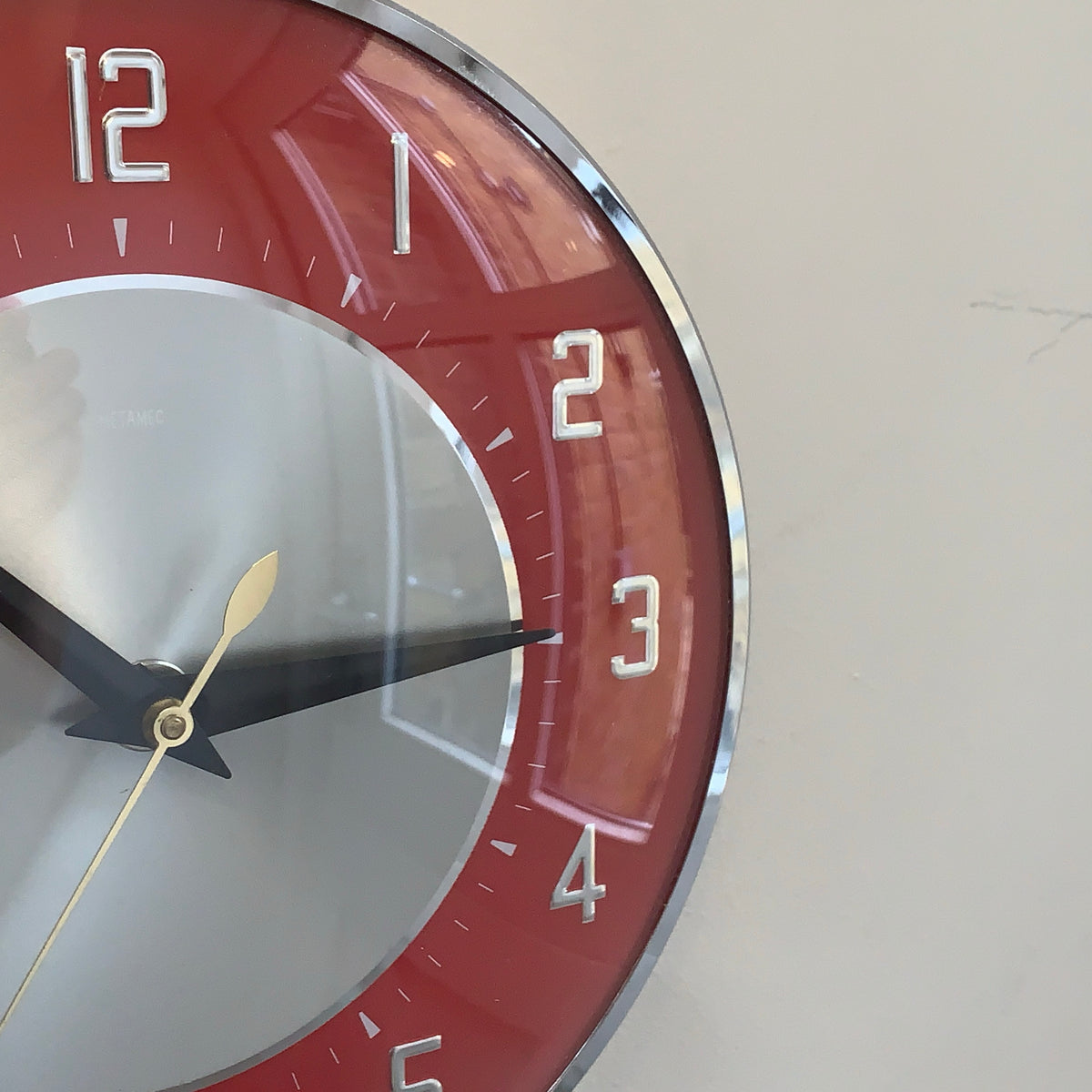 Metamec Wall Clock Model 5867 Red Silver Original 1960s Transistor Chrome