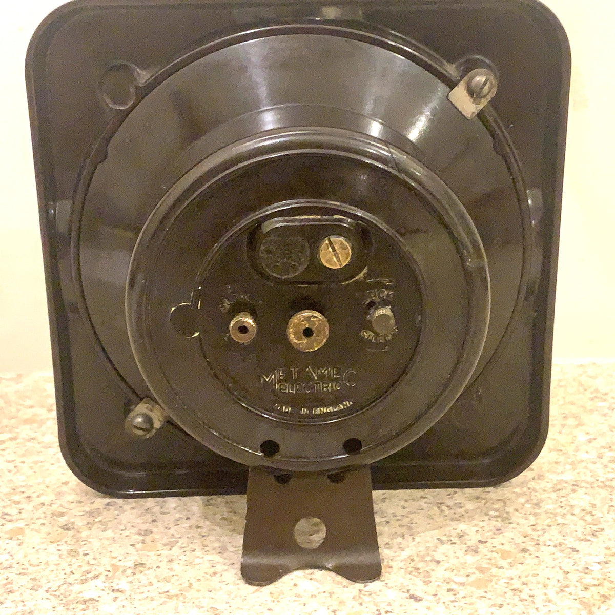 Rare 1952 Metamec Bakelite Mantel Clock, Model 748, Quartz Movement, Art Deco Style