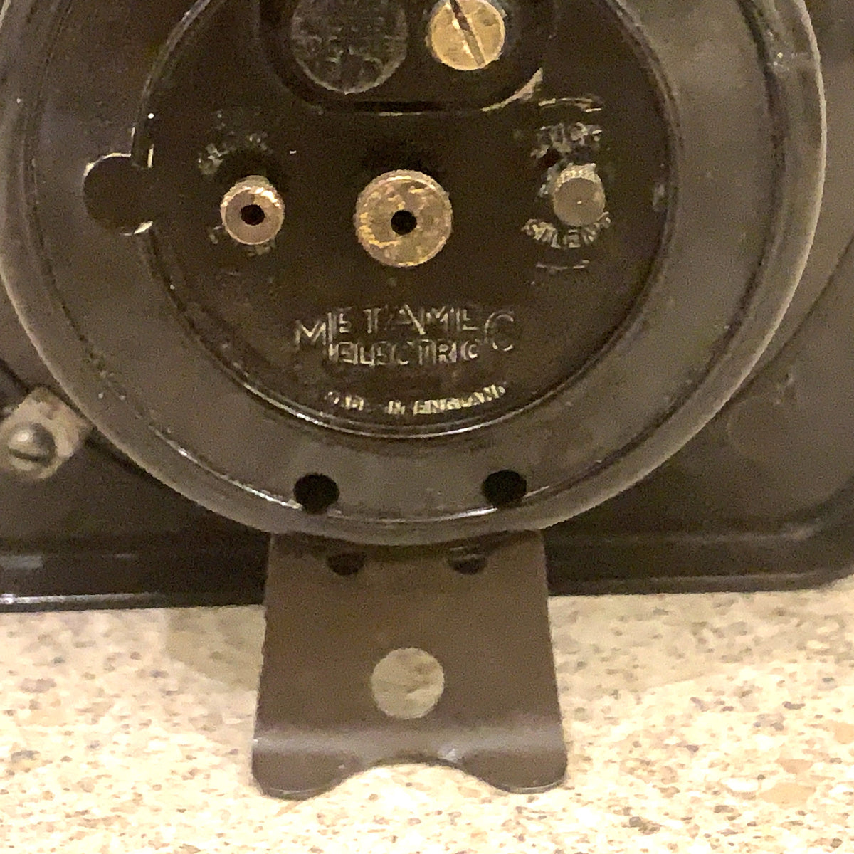 Rare 1952 Metamec Bakelite Mantel Clock, Model 748, Quartz Movement, Art Deco Style