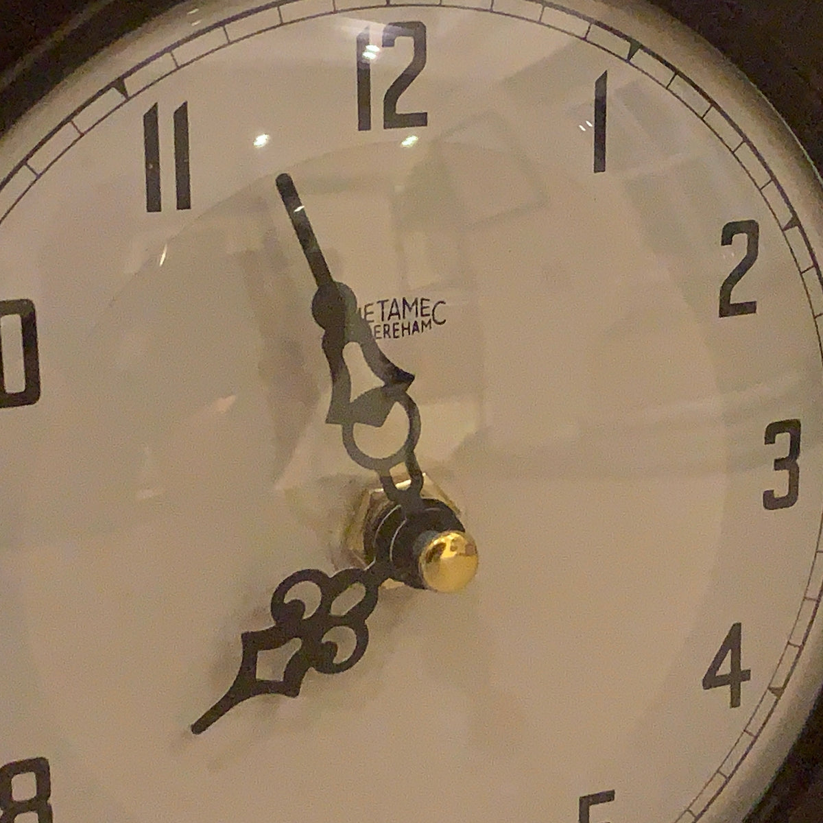 Rare 1952 Metamec Bakelite Mantel Clock, Model 748, Quartz Movement, Art Deco Style