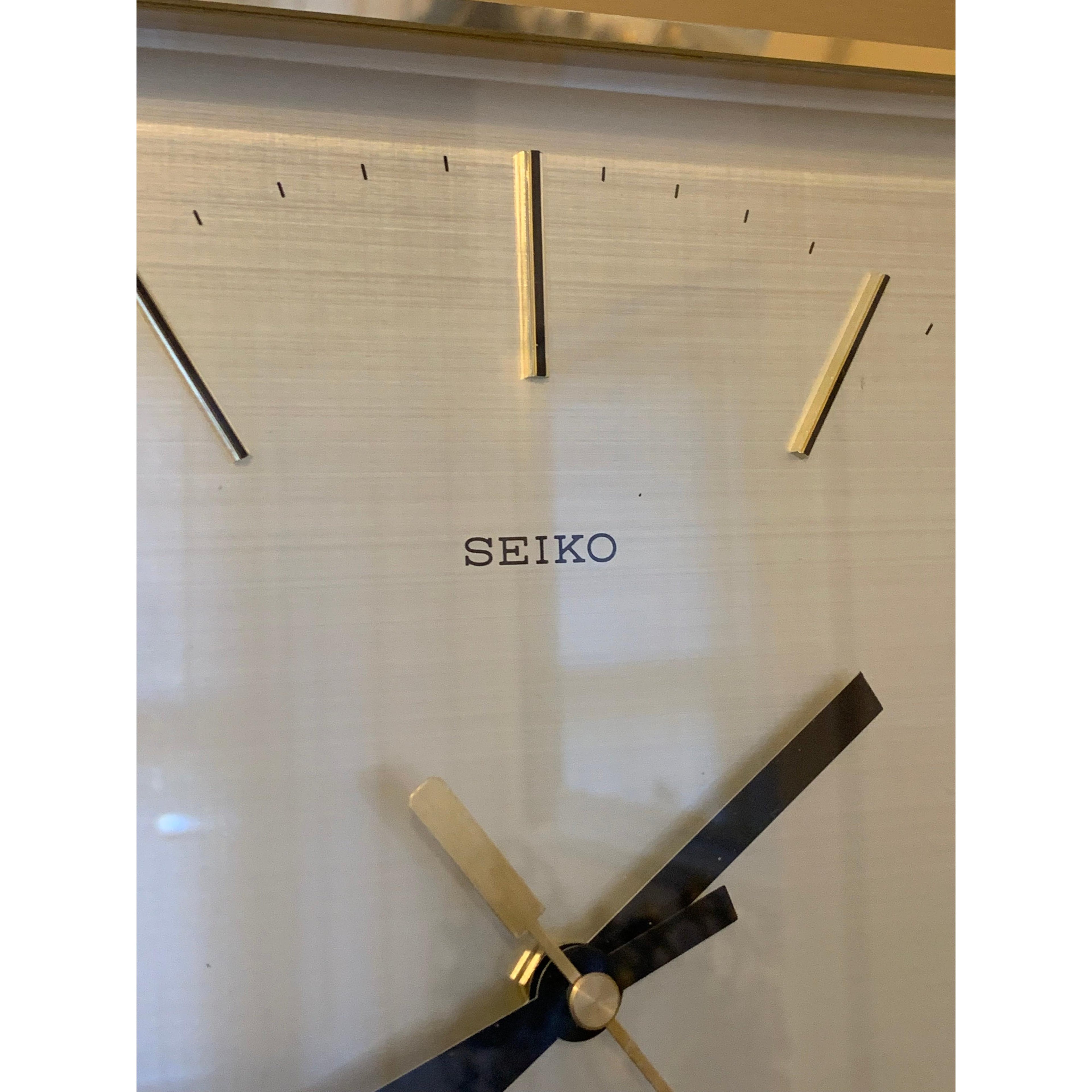 Seiko QA211D Square Wall Clock – 1970s Gold Tone Brass Frame Textured Dial Original Hands 11 Inch