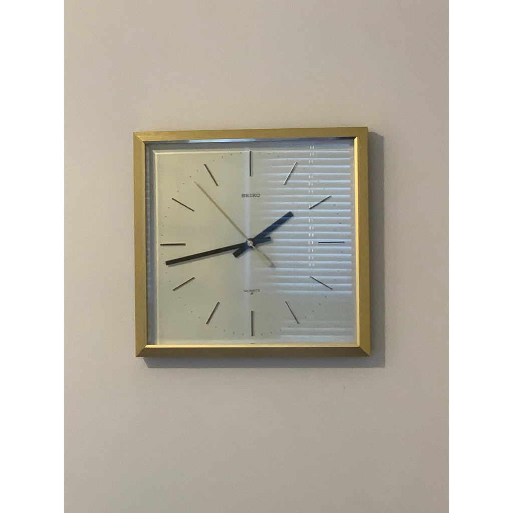 Seiko QA211D Square Wall Clock – 1970s Gold Tone Brass Frame Textured Dial Original Hands 11 Inch