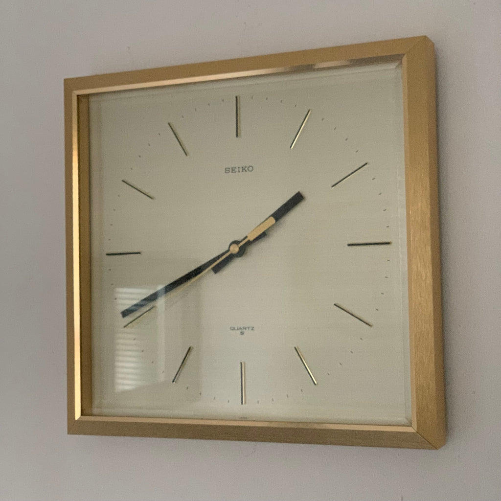 Seiko QA211D Square Wall Clock – 1970s Gold Tone Brass Frame Textured Dial Original Hands 11 Inch