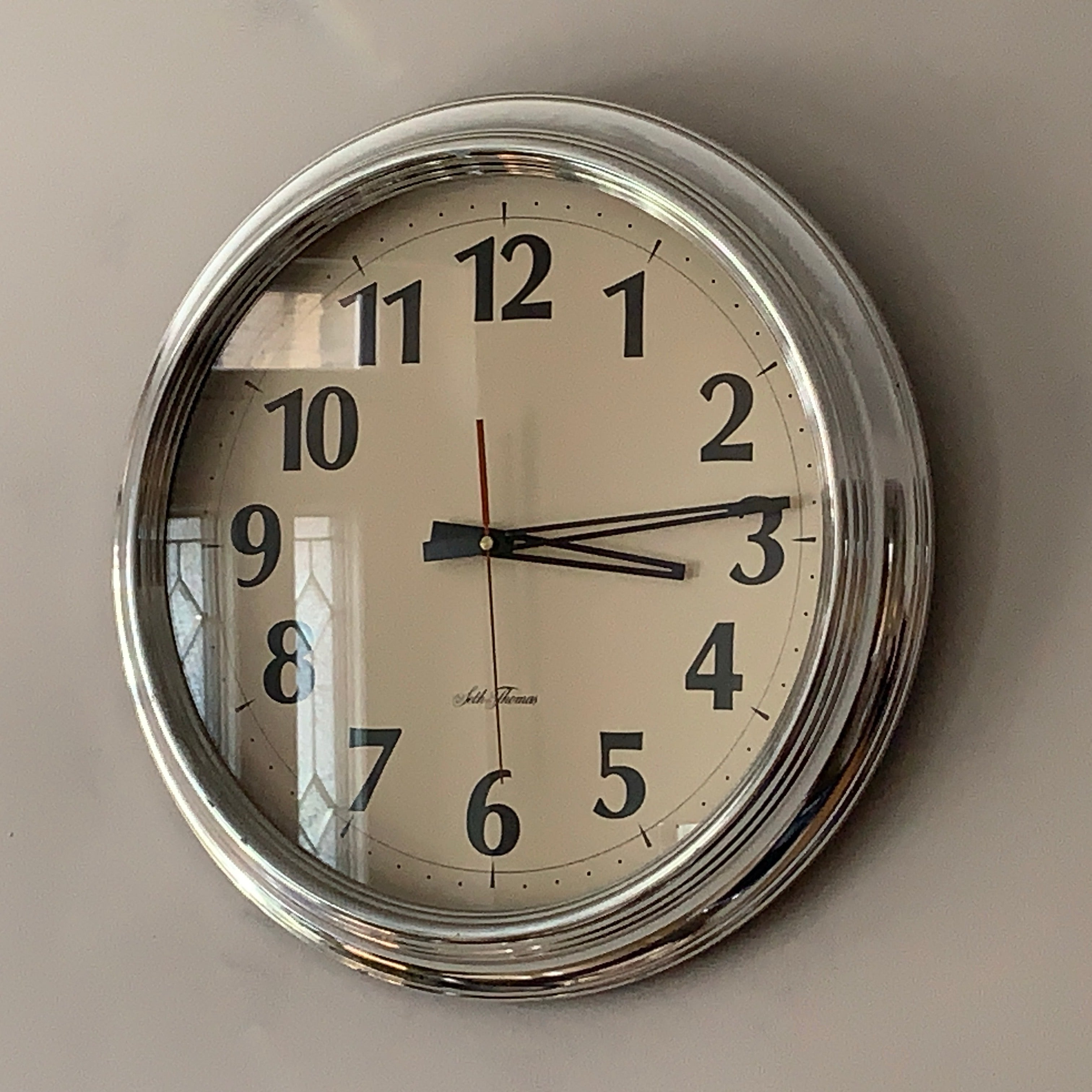 Seth Thomas Manager 16Q Chrome Wall Clock – 18.25 Inch Retro Statement Piece