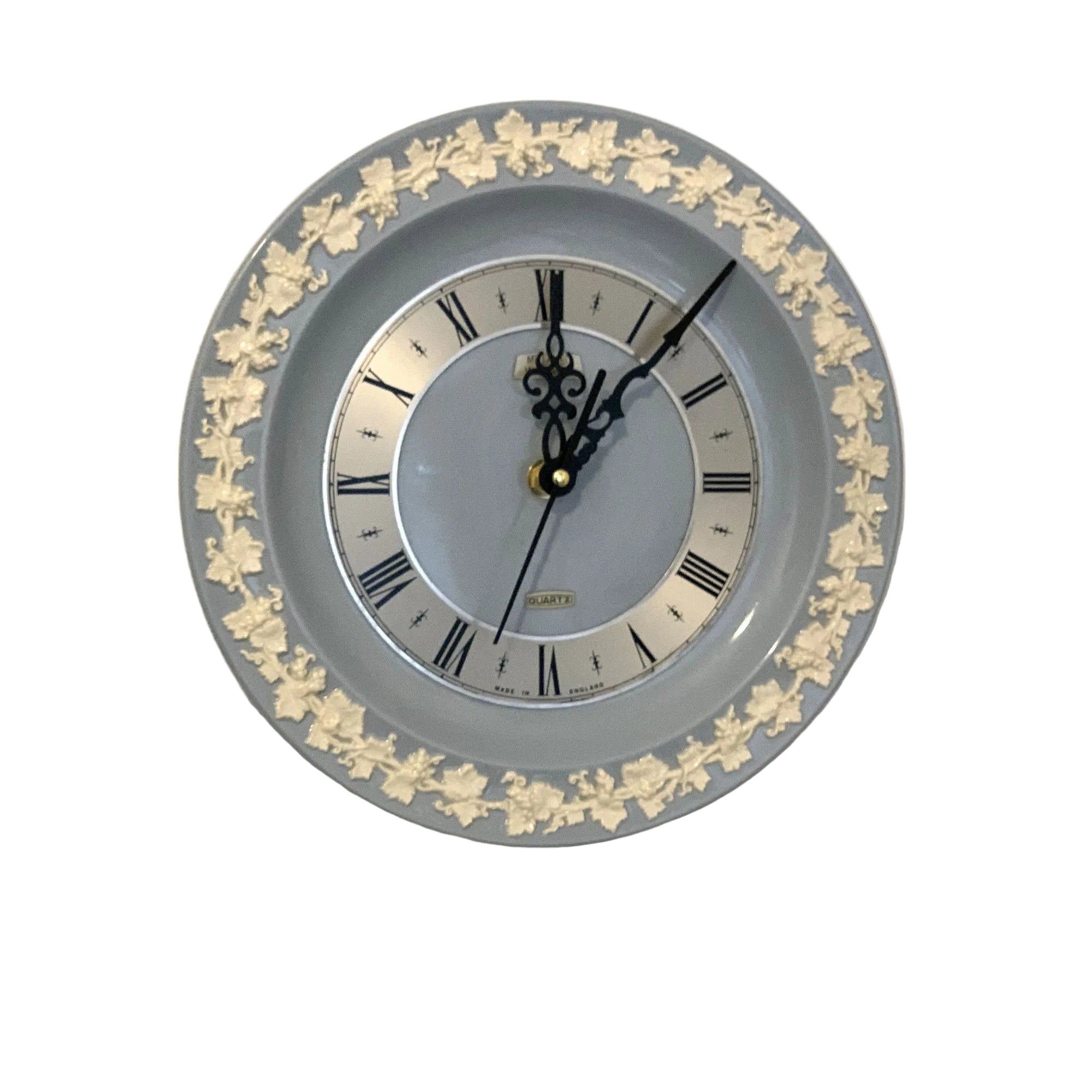 Wedgwood Metamec Collaboration Wall Clock – 1977 Blue Jasperware Vine Leaf Quartz 10 Inch Perfect