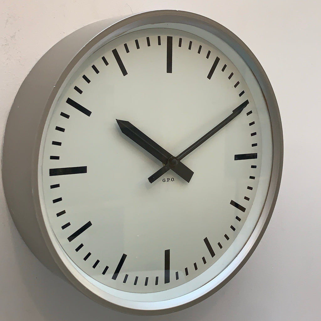 Gent of Leicester GPO Wall Clock 1970 Vintage Industrial 12 Inch Quartz