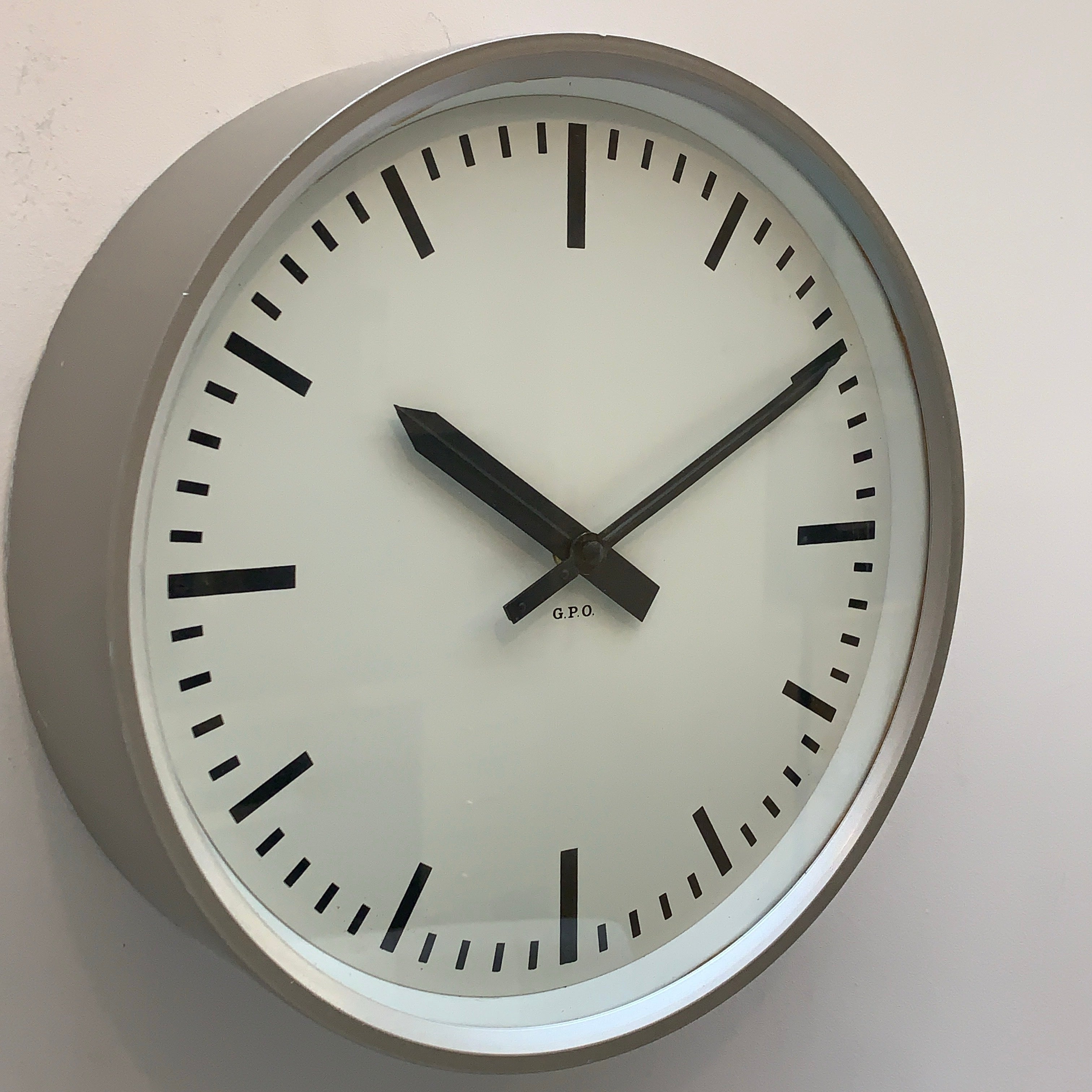 Gent of Leicester GPO Wall Clock 1970 Vintage Industrial 12 Inch Quartz