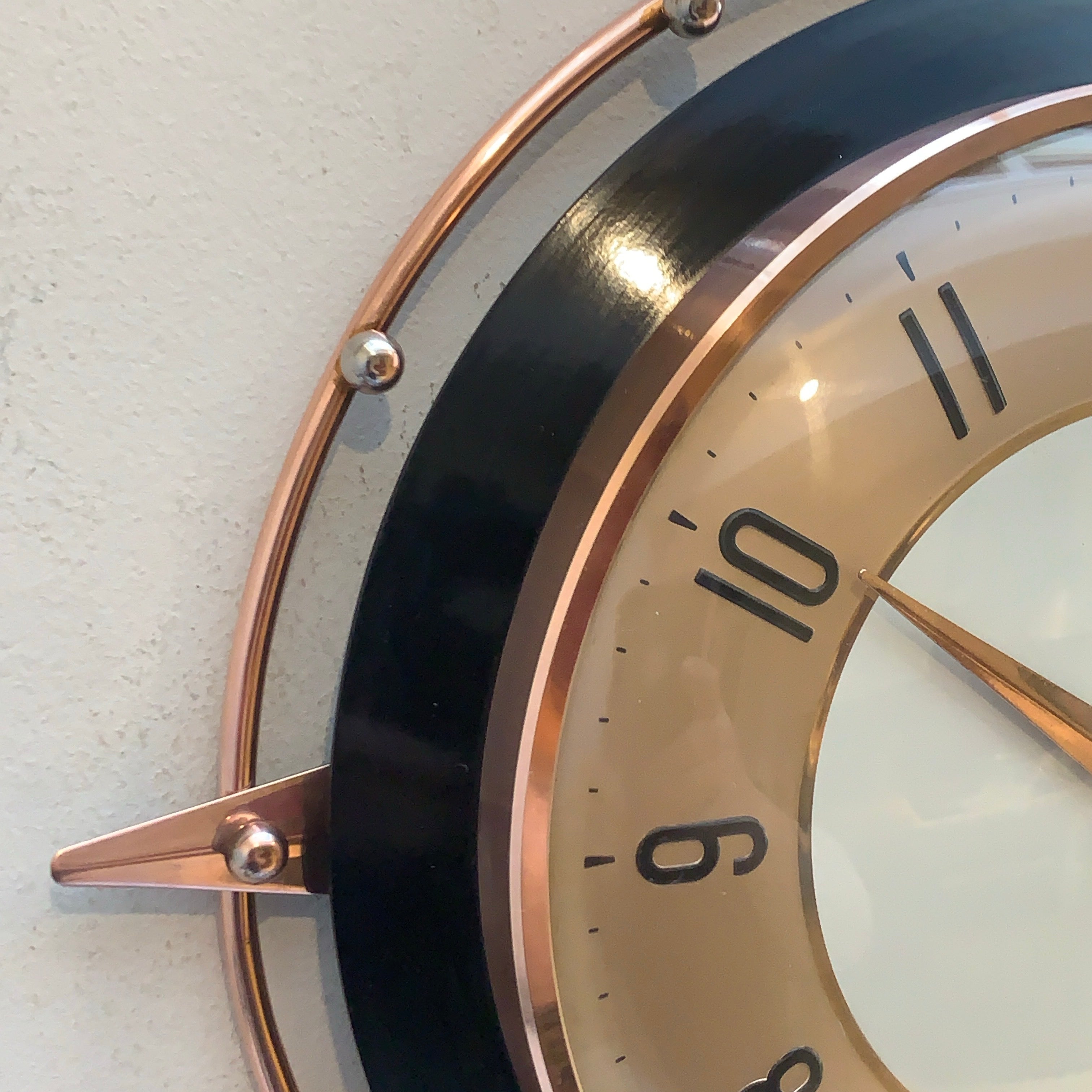 Metamec 5859 Starburst Wall Clock — Copper & Black Bakelite, 1960s, Kienzle Quartz