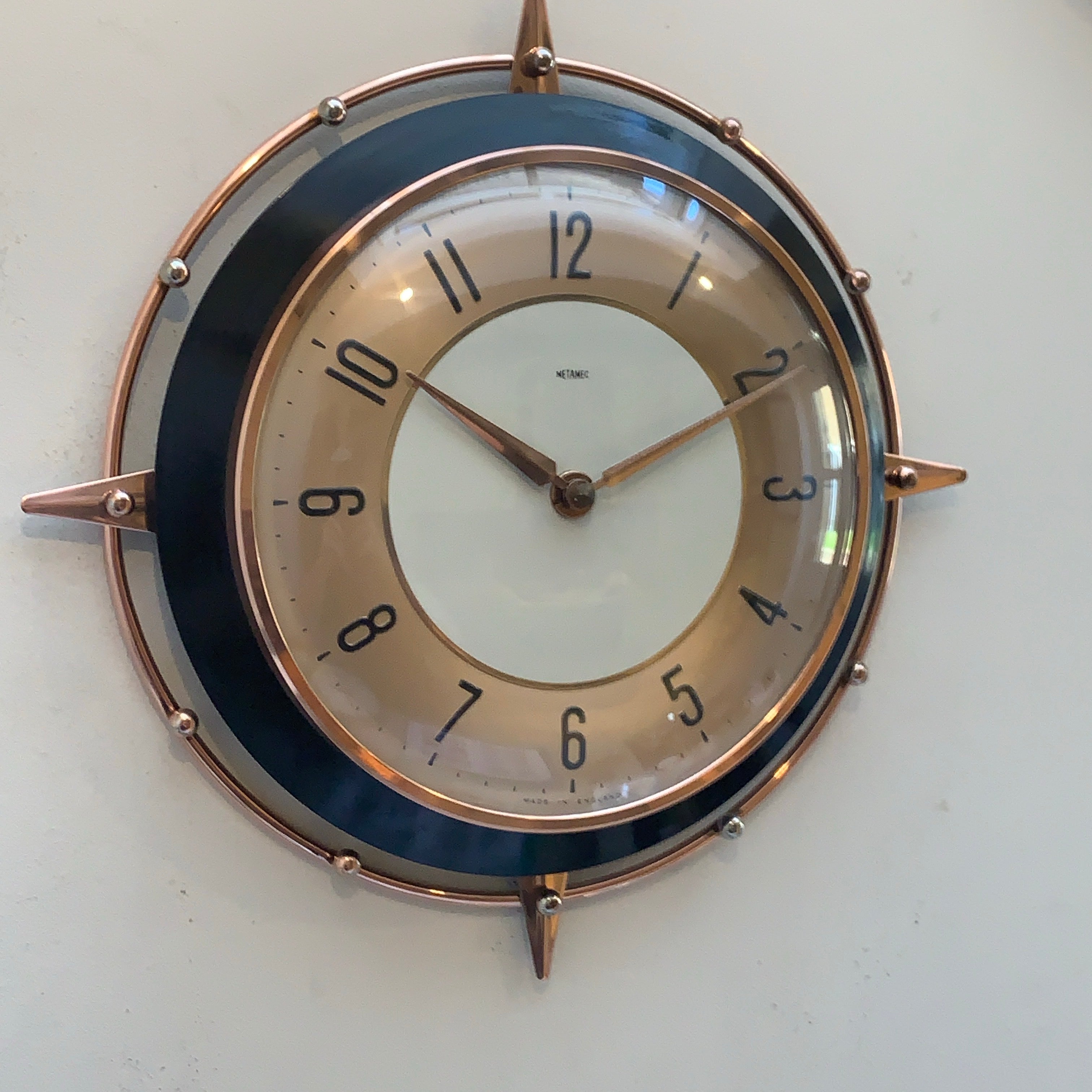 Metamec 5859 Starburst Wall Clock — Copper & Black Bakelite, 1960s, Kienzle Quartz
