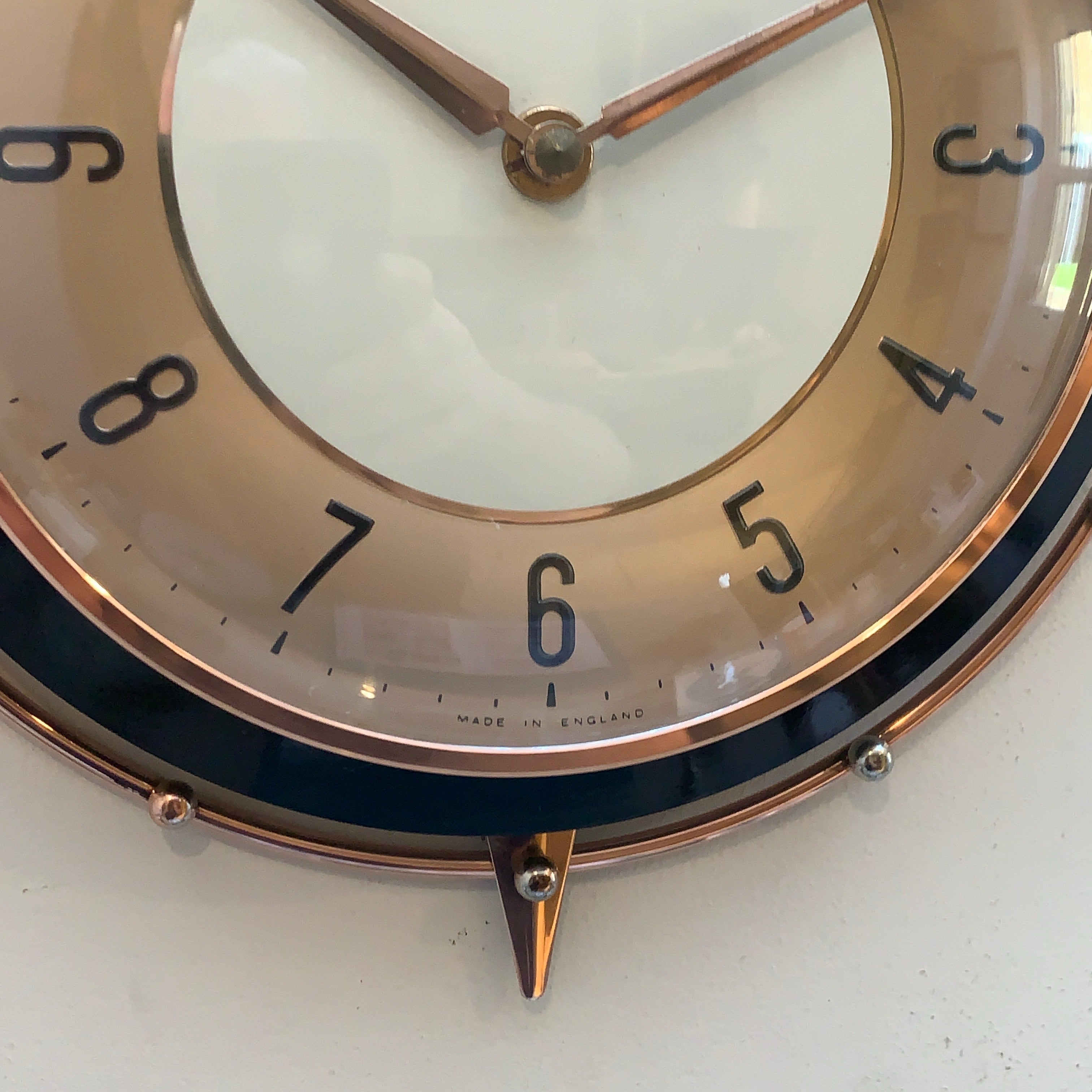 Metamec 5859 Starburst Wall Clock — Copper & Black Bakelite, 1960s, Kienzle Quartz