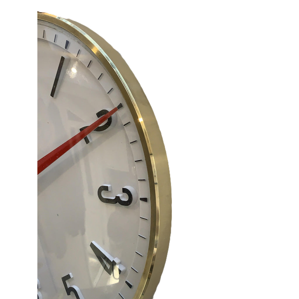 Metamec Model 5868 Wall Clock, 1960s, White Brass Bezel, Red Hands, Arabic Numerals, Quartz