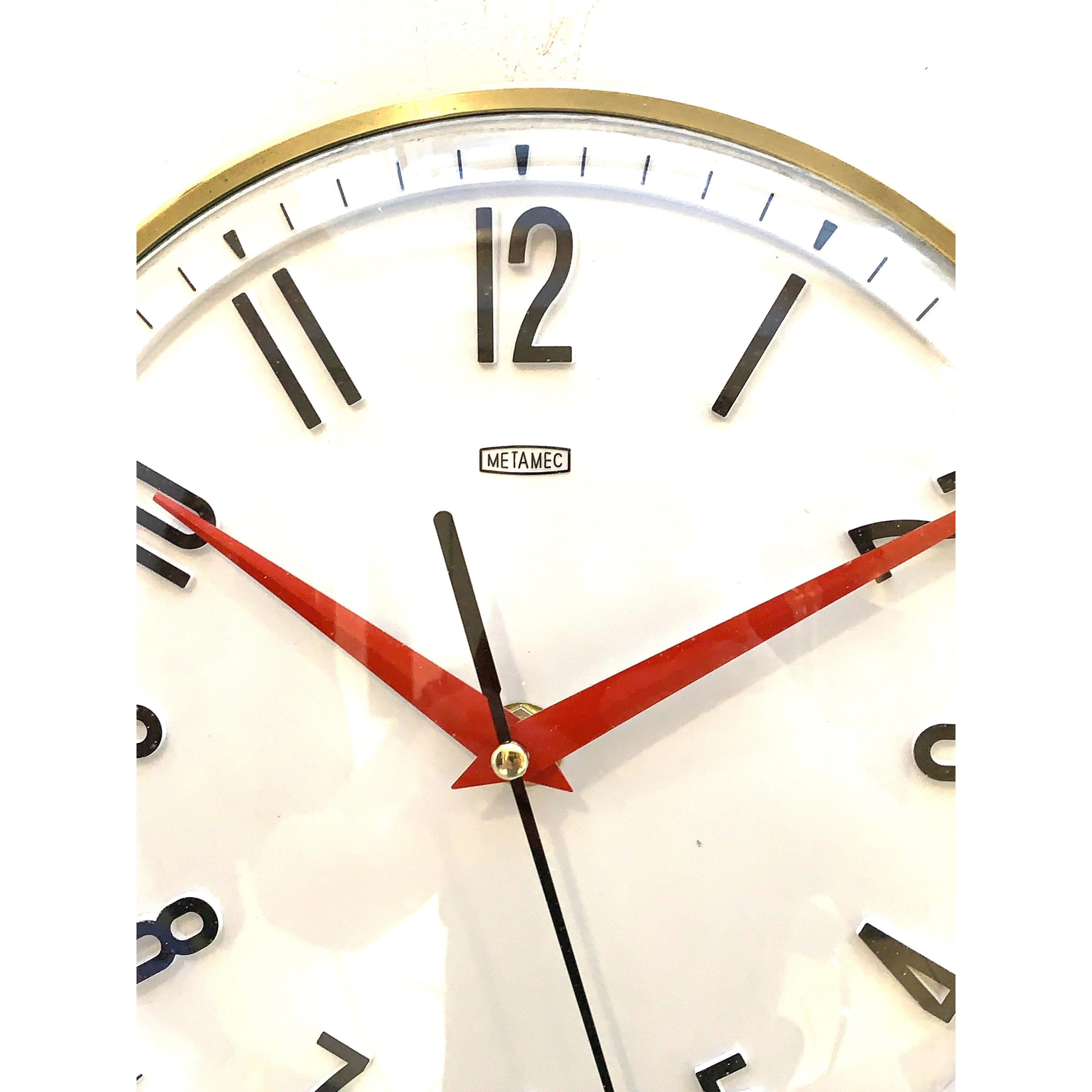 Metamec Model 5868 Wall Clock, 1960s, White Brass Bezel, Red Hands, Arabic Numerals, Quartz